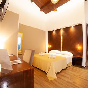 Camera con letto king size